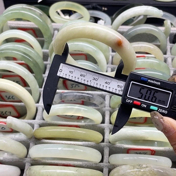 蛇纹石玉未镶嵌手镯396