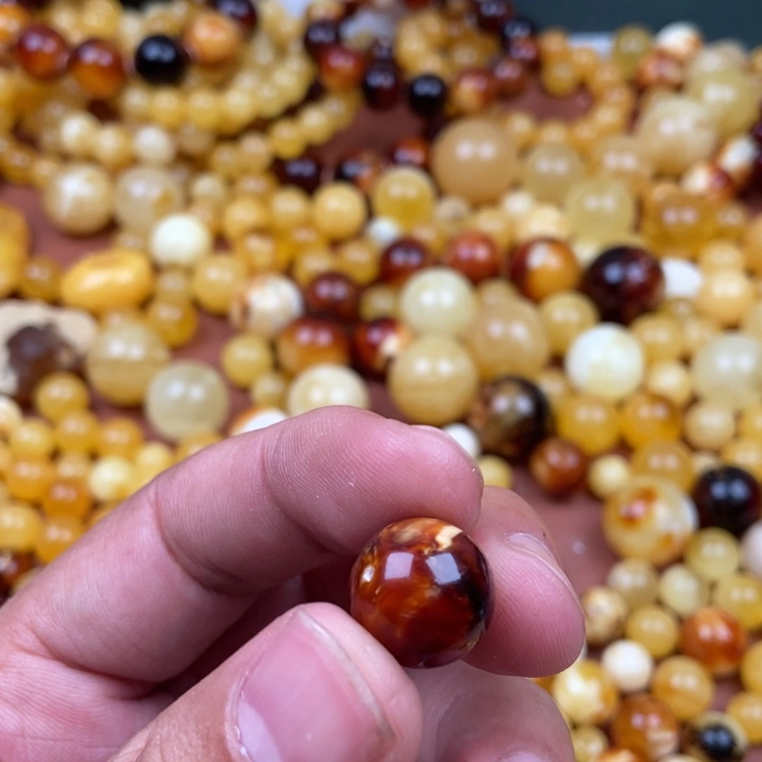 哥****未镶嵌琥珀裸石蜜蜡