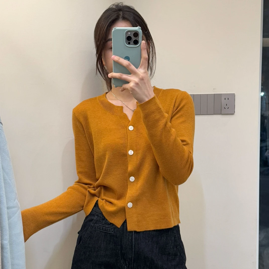 两色早春针织上衣（穿到125斤衣长47胸围100)