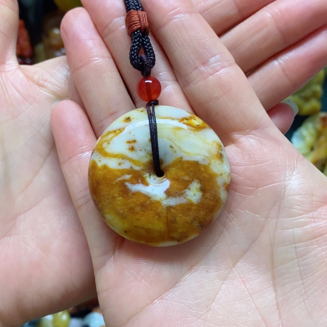 岫玉未镶嵌吊坠(赠链)