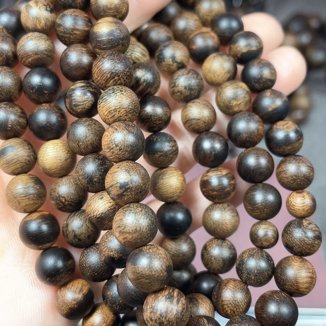 沉香手串白棋瘤疤