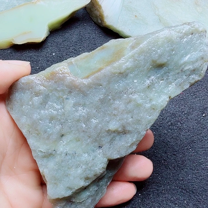 未镶嵌和田玉（糖玉）珠宝半成品