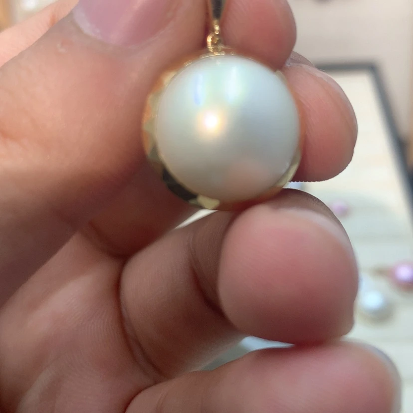 【闪购商品】18K金镶嵌颈饰拼合珍珠（马贝珠）