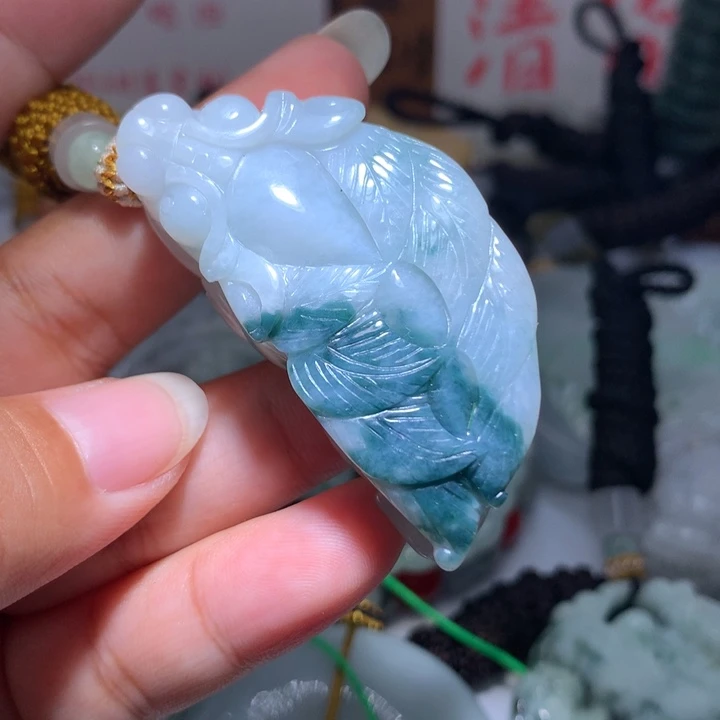 翡翠未镶嵌颈饰保真天然A货翡翠