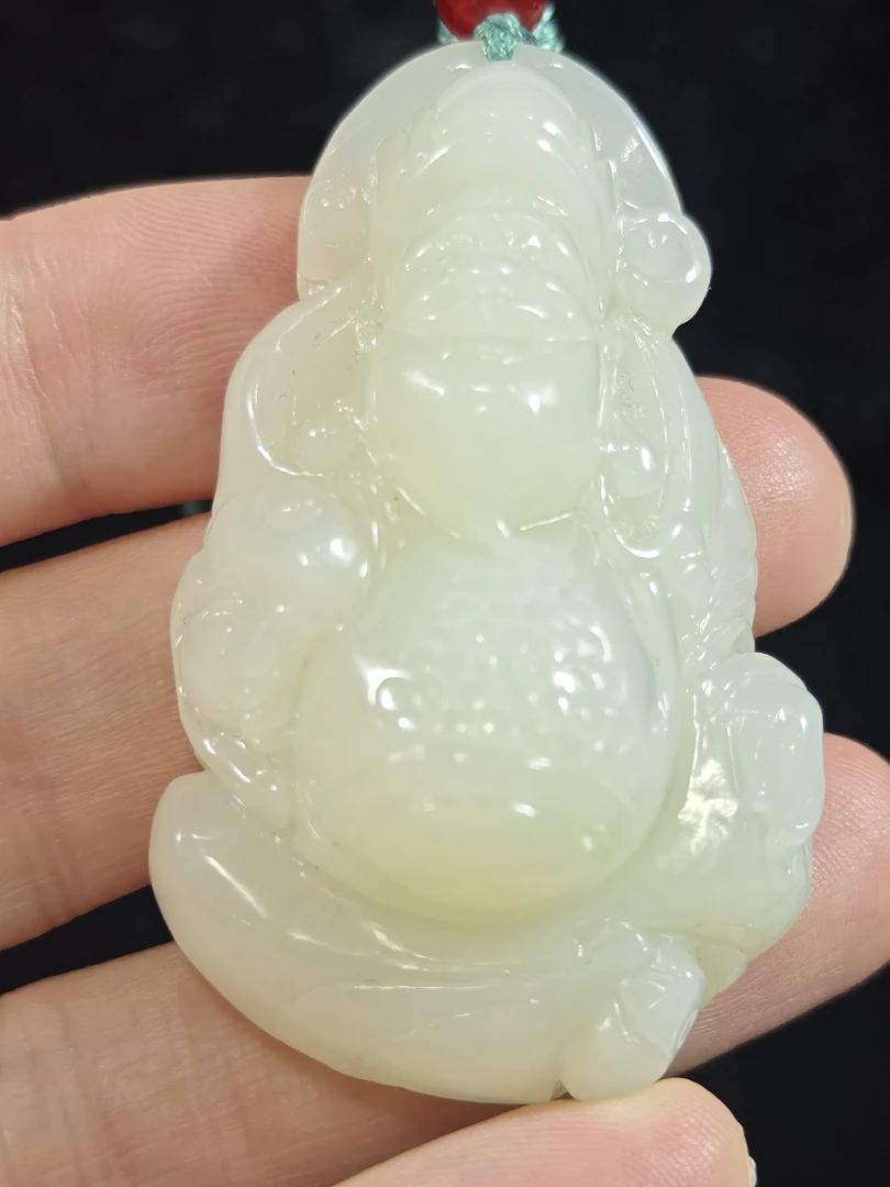 天然和田玉财神财源滚滚吊坠手把件挂件46克56*30*20mm