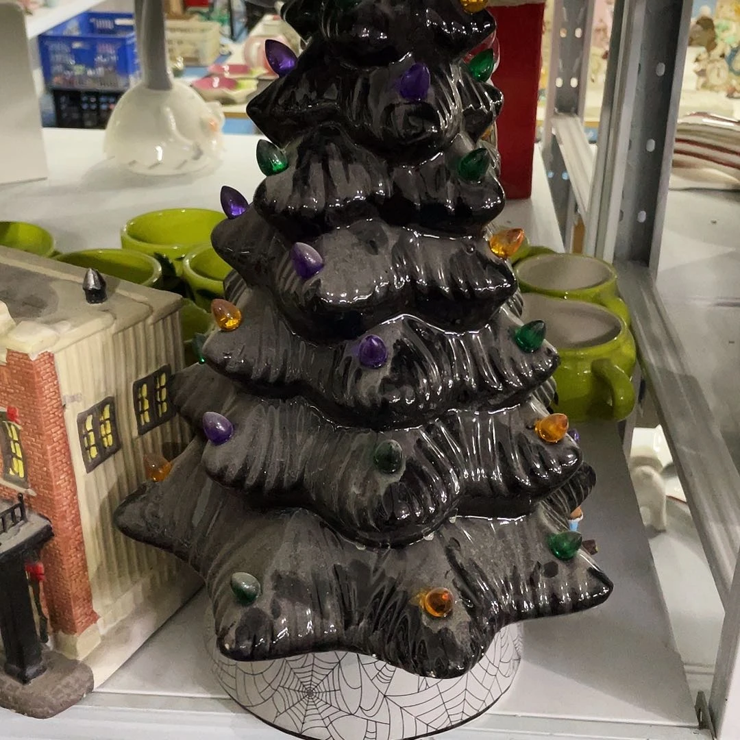 摆件   磕碰。封釉。