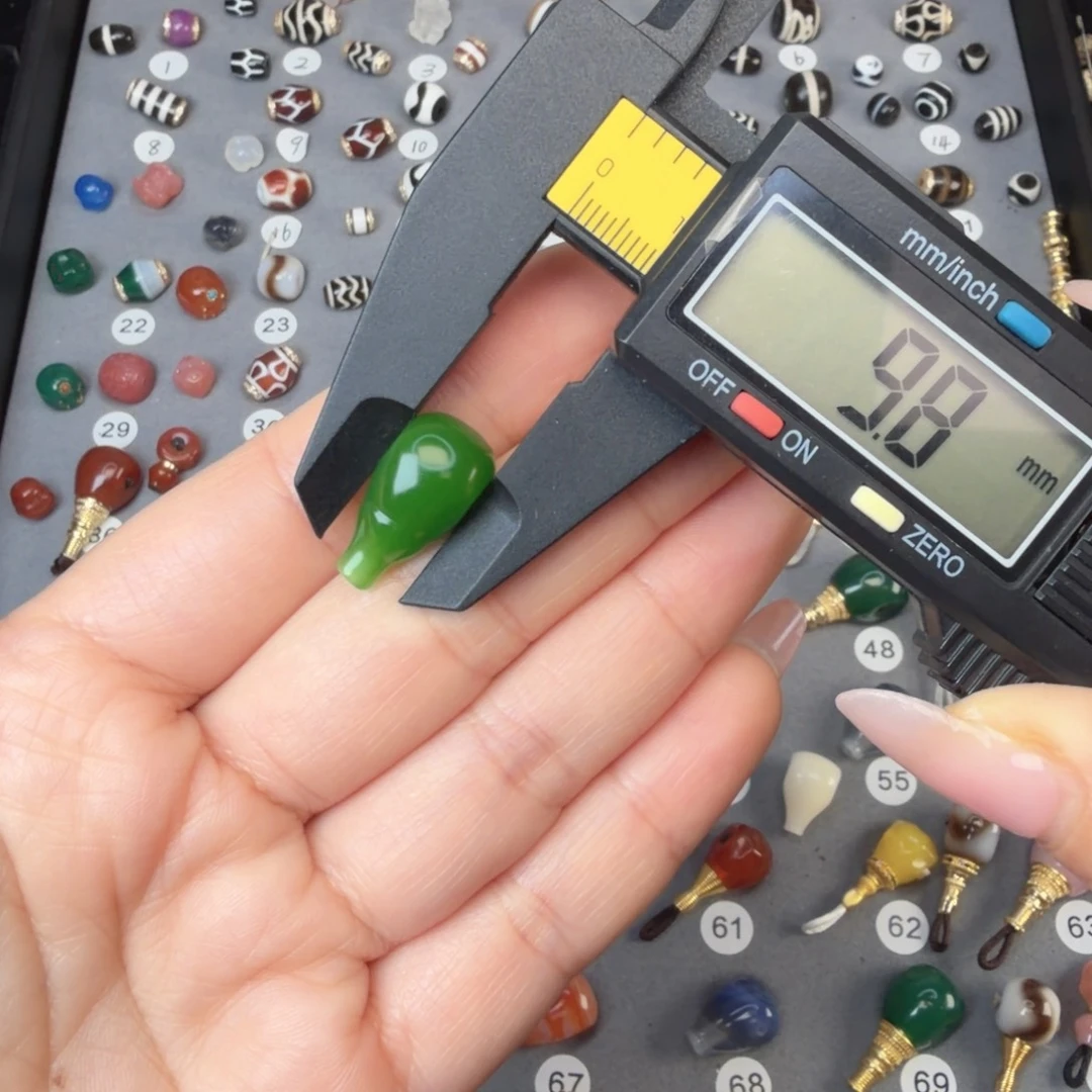 玛瑙/玉髓未镶嵌饰品