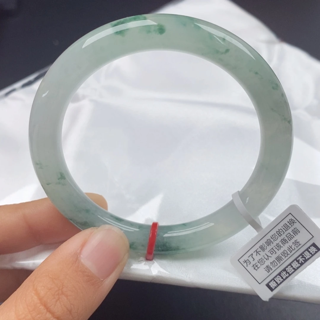 翡翠手镯（圆镯）未镶嵌