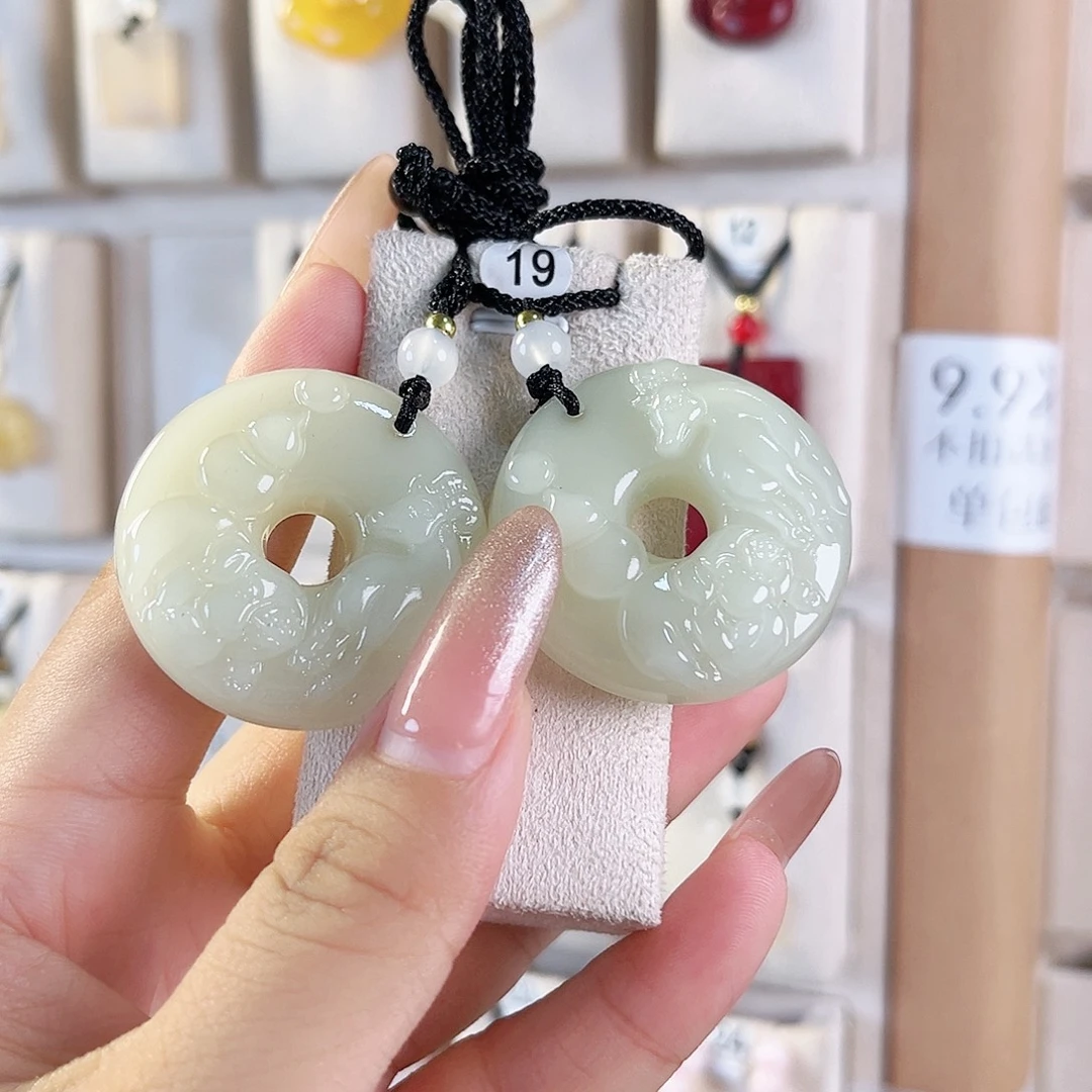 虾****玛瑙/玉髓未镶嵌颈饰