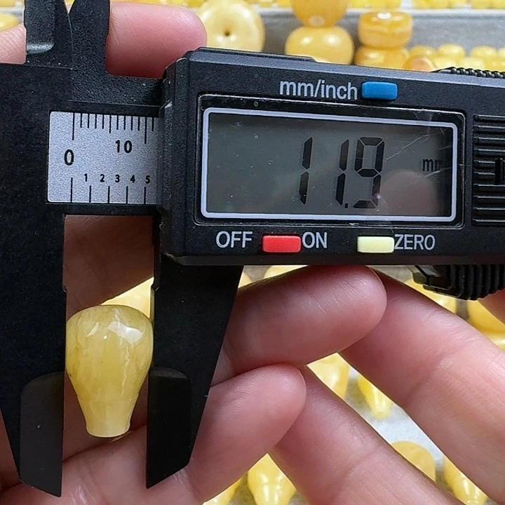 蜜蜡未镶嵌裸石19杂