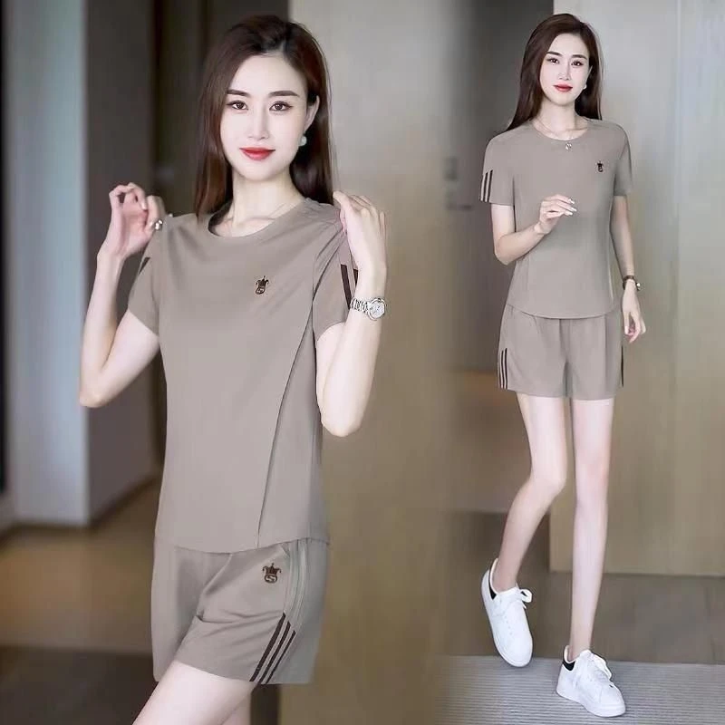 冰丝夏季休闲运动服套装女新款小个子显瘦减龄短袖短裤两件套