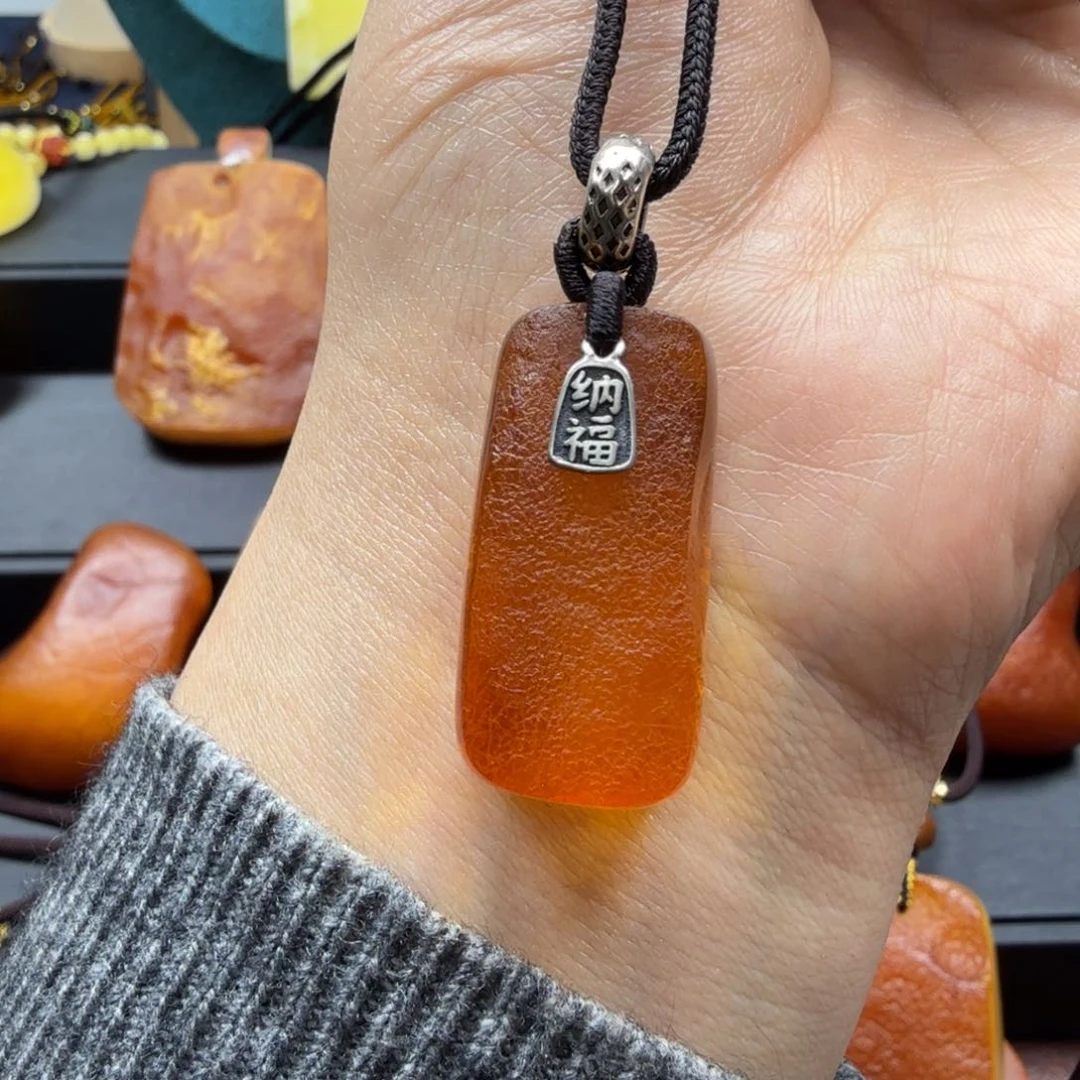 琥珀吊坠(赠链)未镶嵌