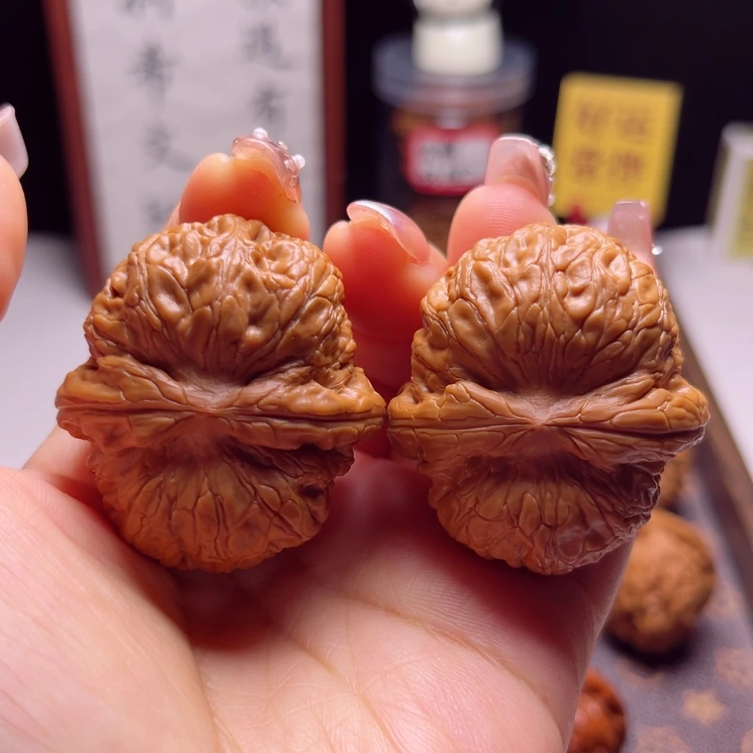 文玩核桃吊坠巨重胖元宝