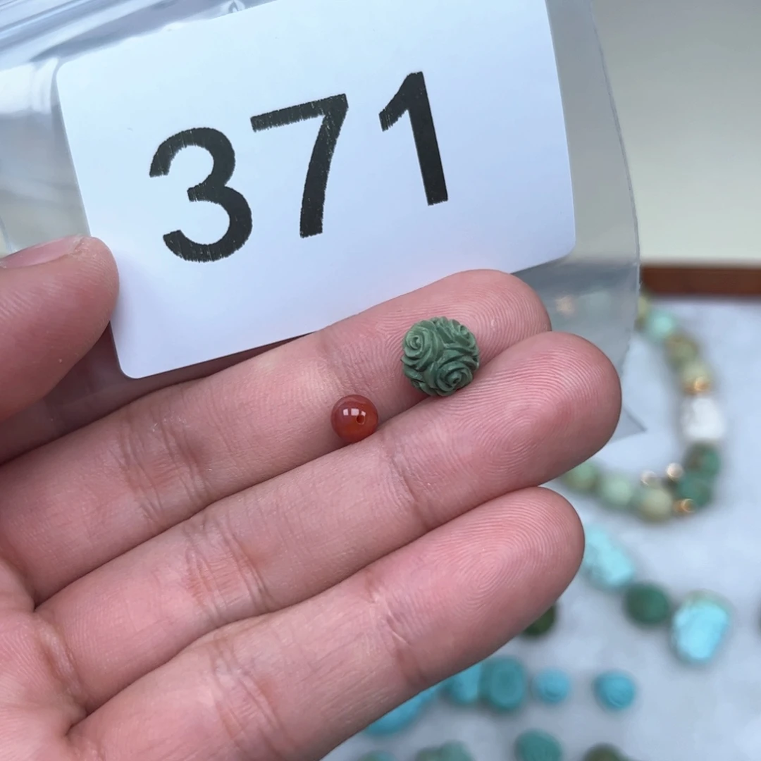 南红玛瑙未镶嵌珠宝奇石