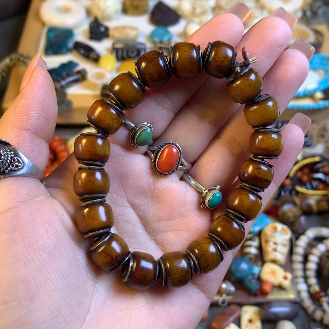 再***首吊坠星月菩提……………………