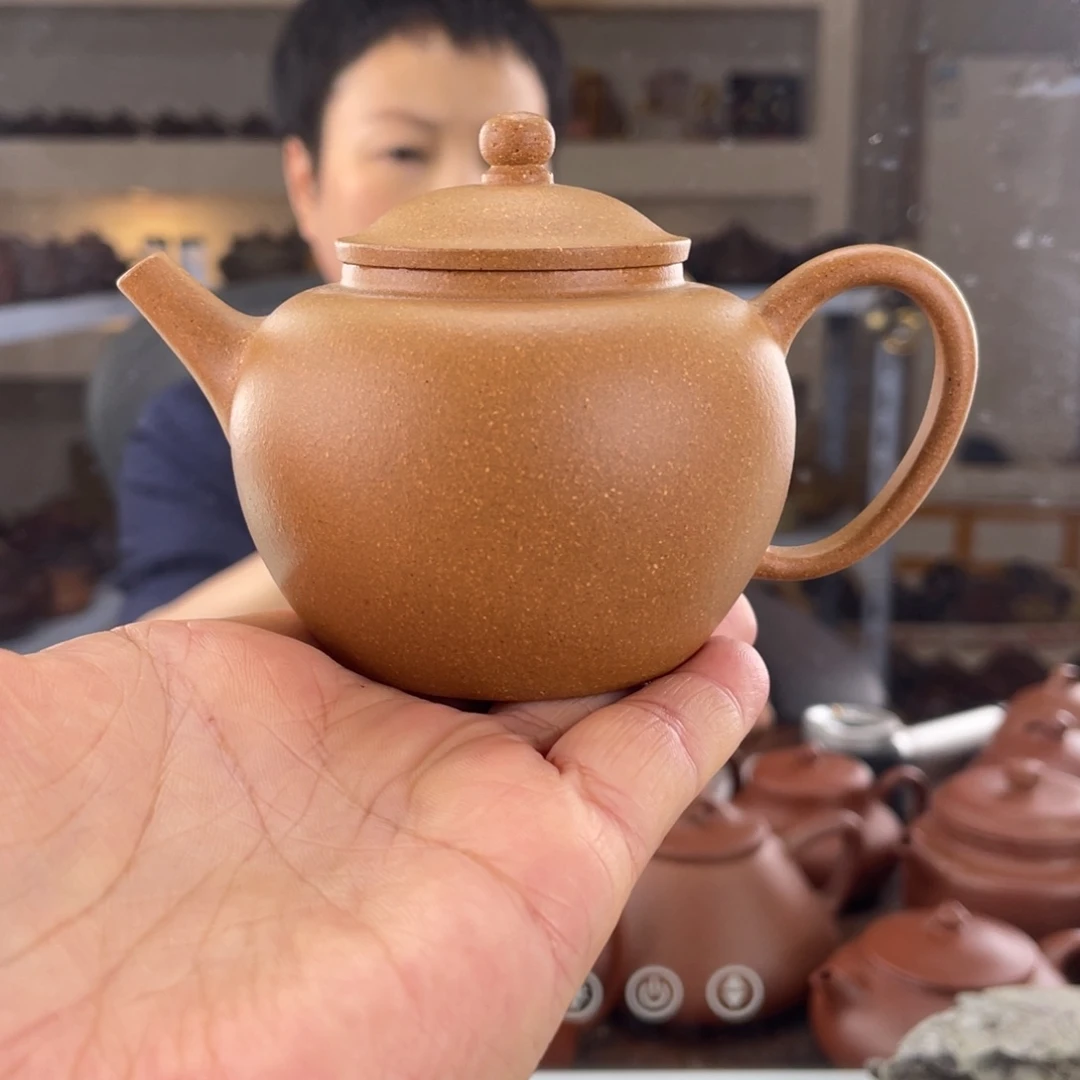 茶壶紫砂金黄段笠帽巨轮150cc