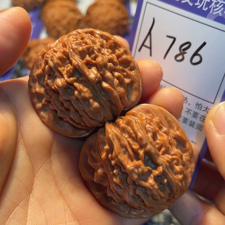 文玩核桃把件44louzA786