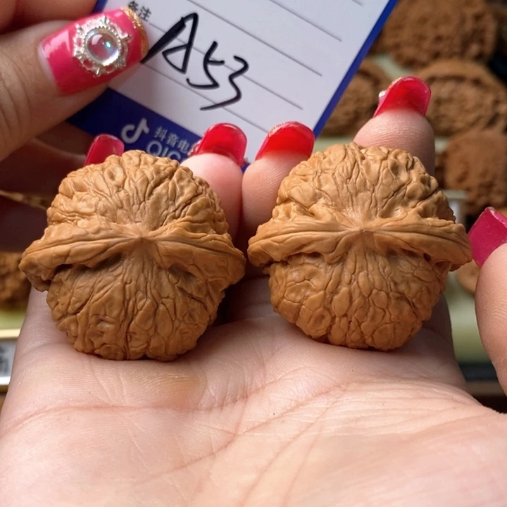 桃核吊坠益****买乾隆莫乾隆莫