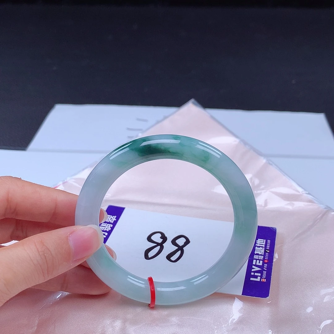 翡翠手镯未镶嵌手镯001704