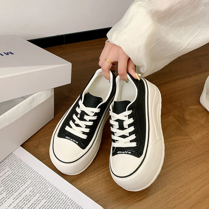 小众拼色国潮时尚百搭面包鞋2025年入秋新款松糕厚底内增高休闲鞋