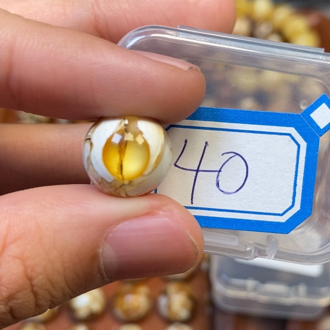 不***相猴头核桃把件沁色圆珠老型40