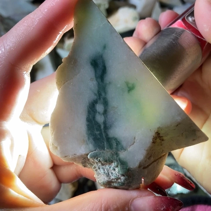 翡翠颈饰未镶嵌天然翡翠