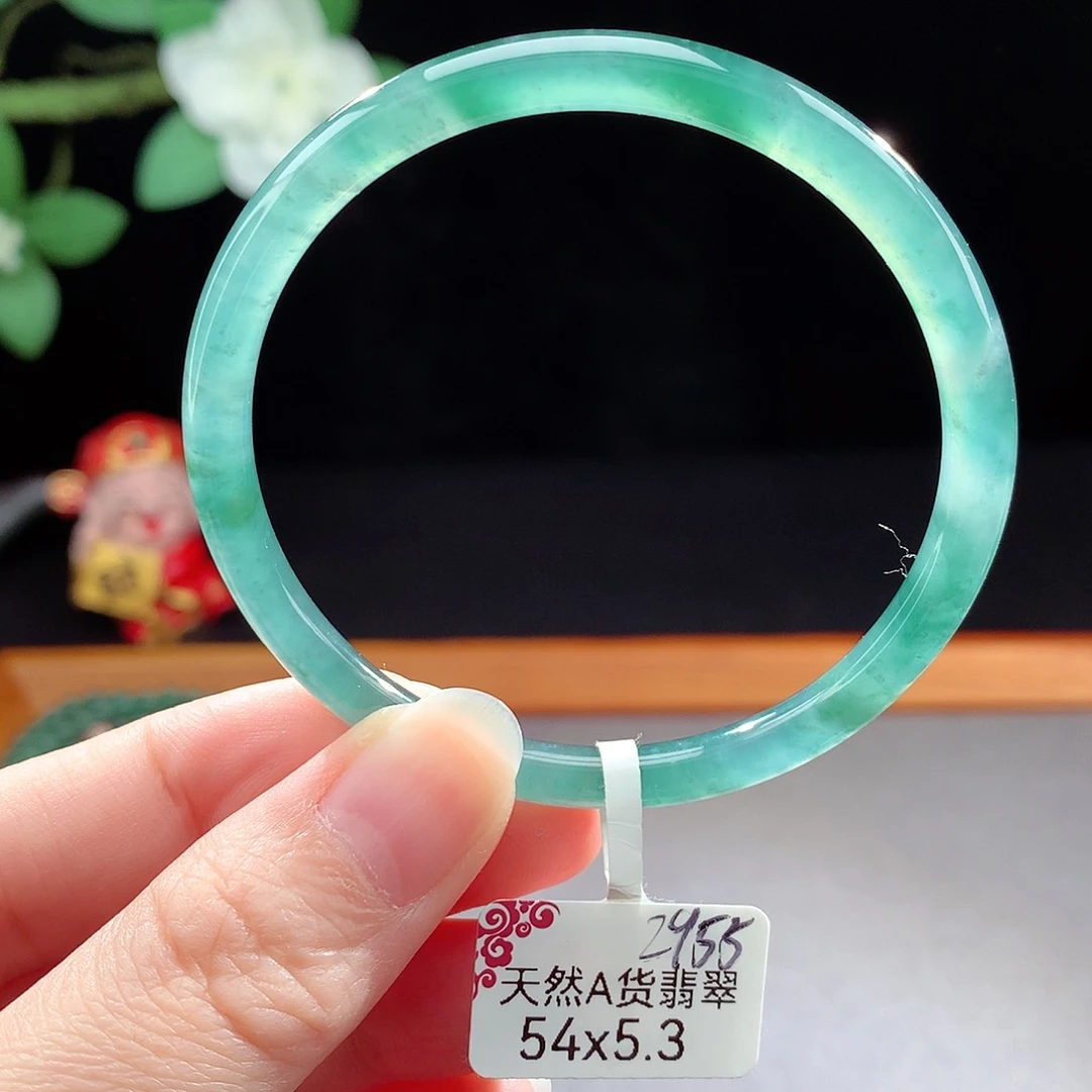 未镶嵌手镯（圆镯）翡翠