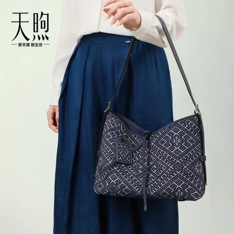 壮锦飞燕纹新中式大容量托特包百搭单肩包FJ270623