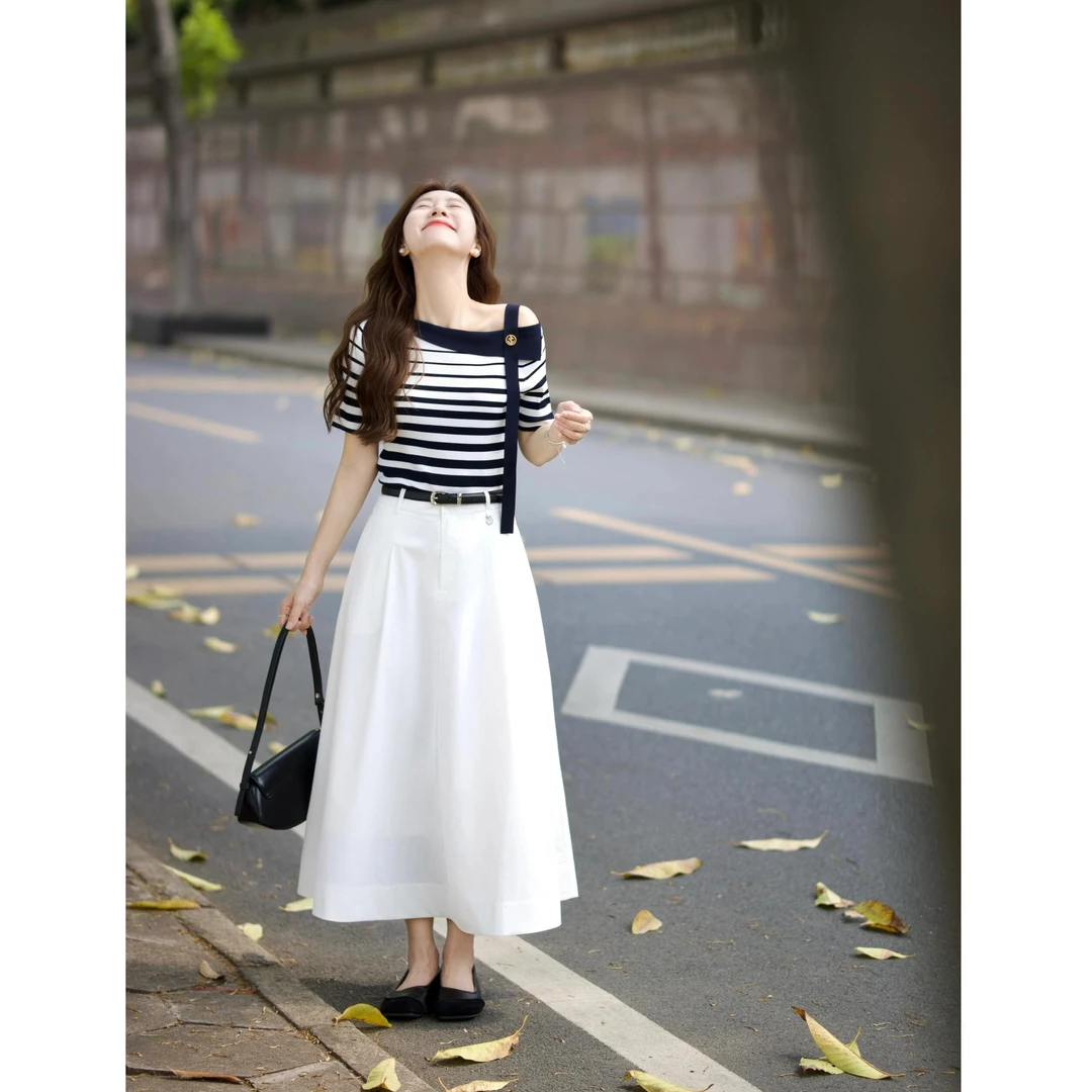 2025夏季新款法式条纹斜肩藏蓝色针织短袖t恤半身裙气质减龄套装