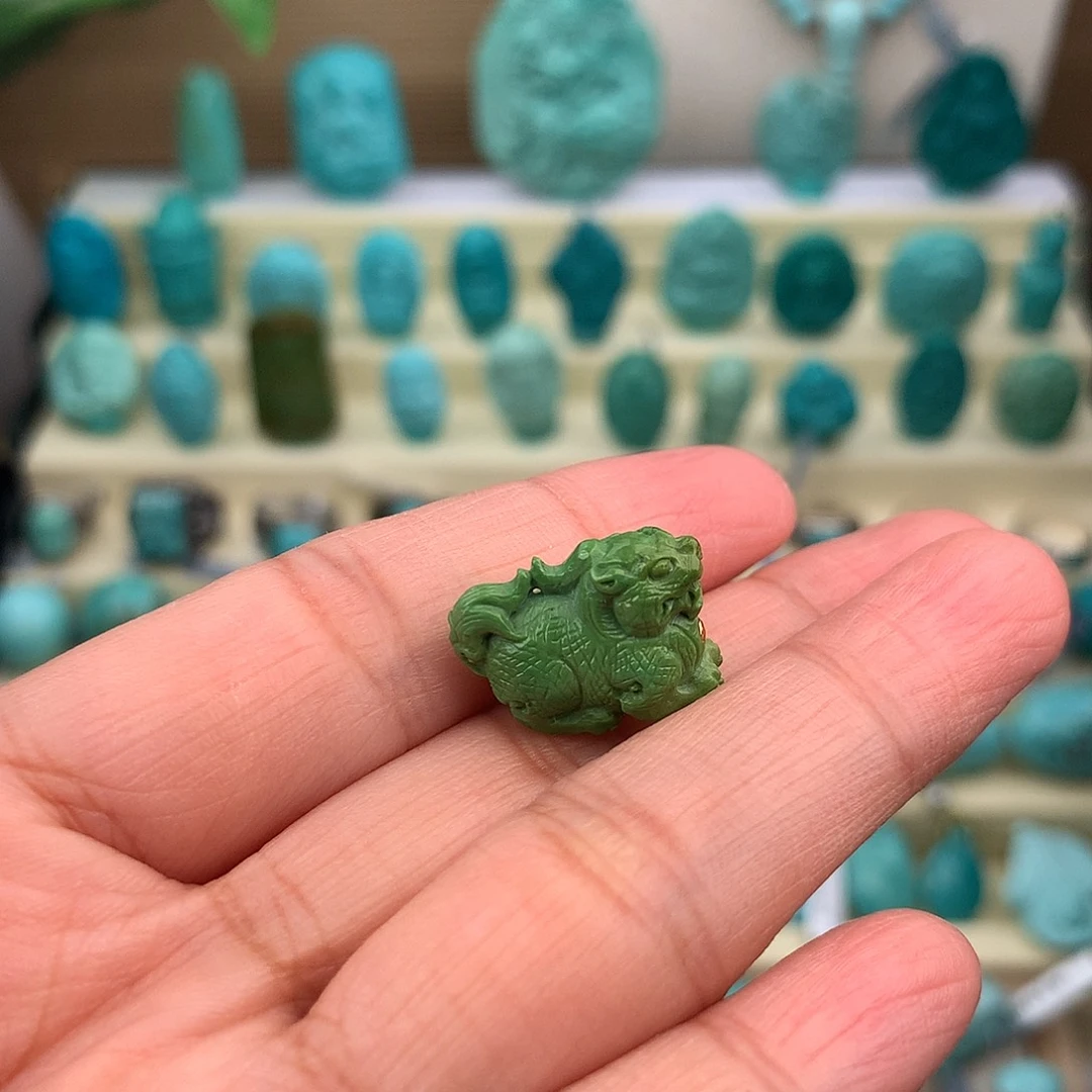 绿松石未镶嵌珠宝奇石