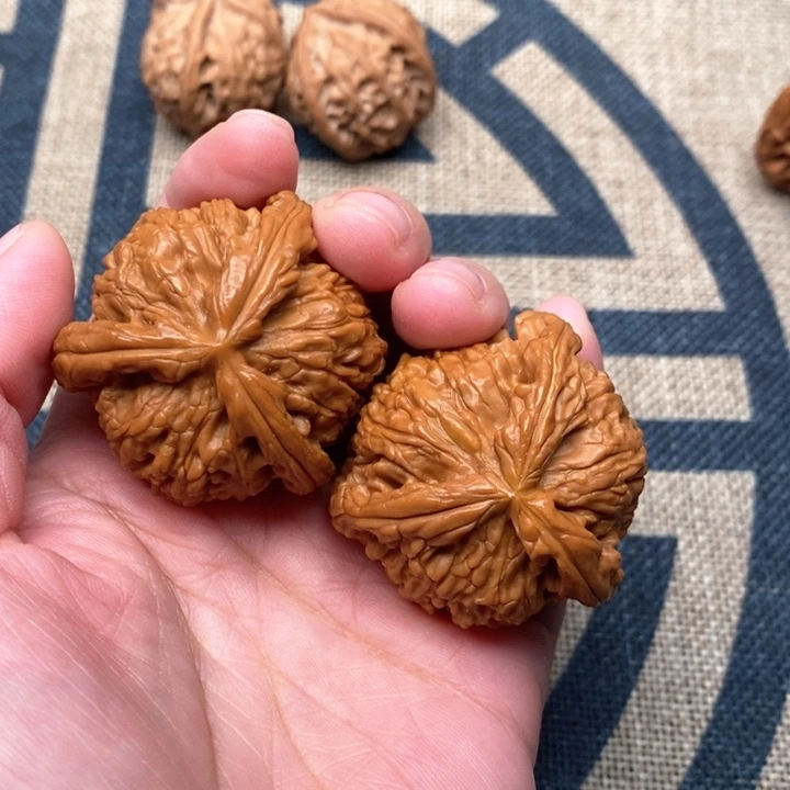 吊坠文玩核桃T**a