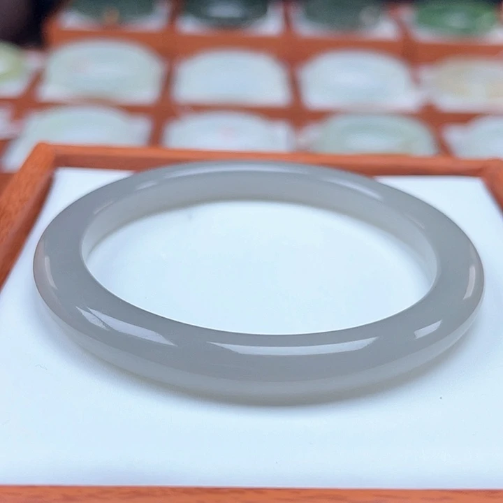 和田玉手镯未镶嵌（冰紫）