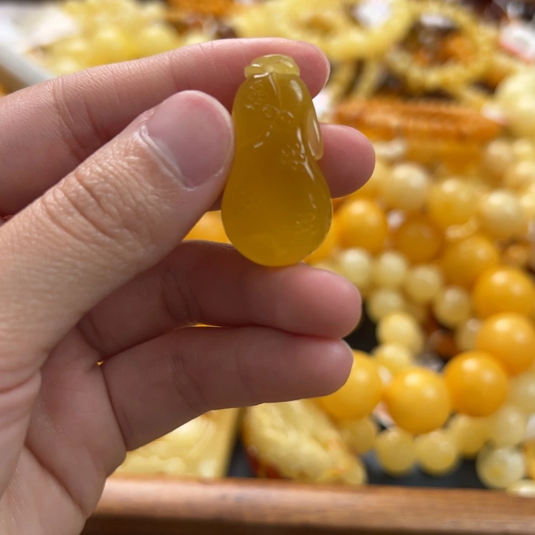 未镶嵌琥珀珠宝奇石