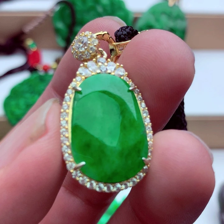 翡翠未镶嵌吊坠(不含链)