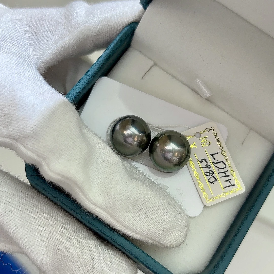 约13.5mm裸珠对珠 正圆极微瑕镜面光