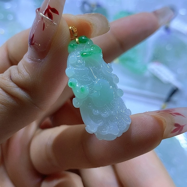 翡翠18K金镶嵌颈饰天然翡翠A货吊坠