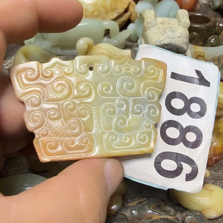 无***宇和田玉未镶嵌颈饰
