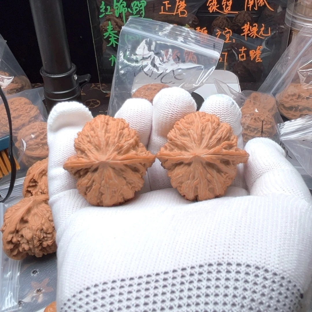 石***明把件文玩核桃密纹