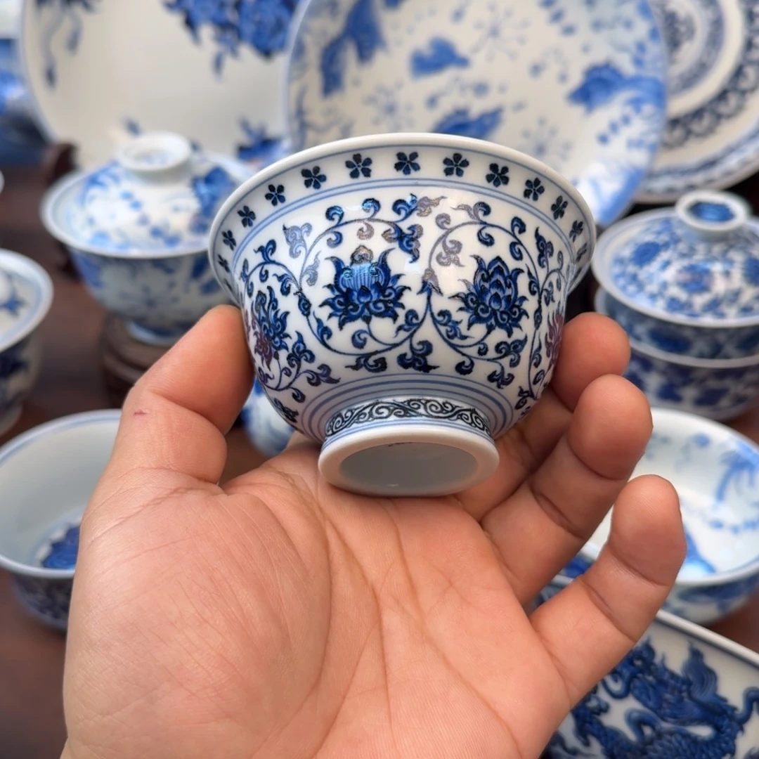 陶摆件缠枝莲花心大压手