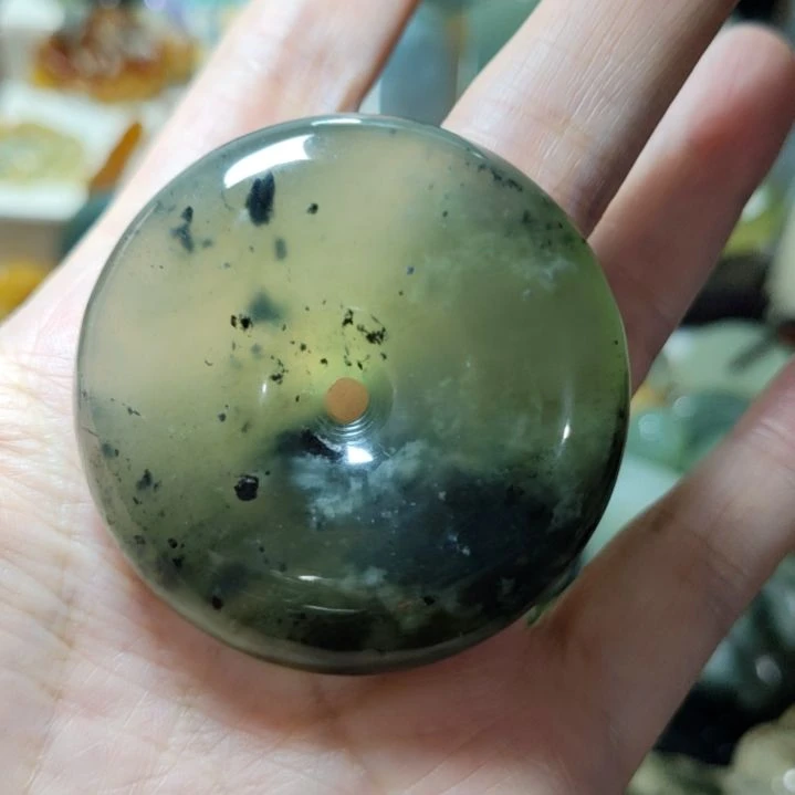 岫玉未镶嵌平安扣