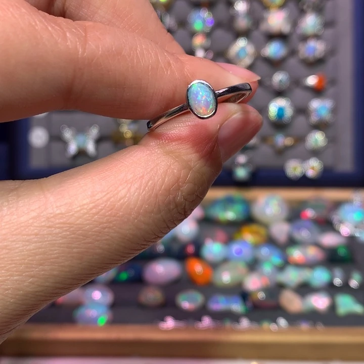 银S925镶嵌欧泊戒指特价不退换