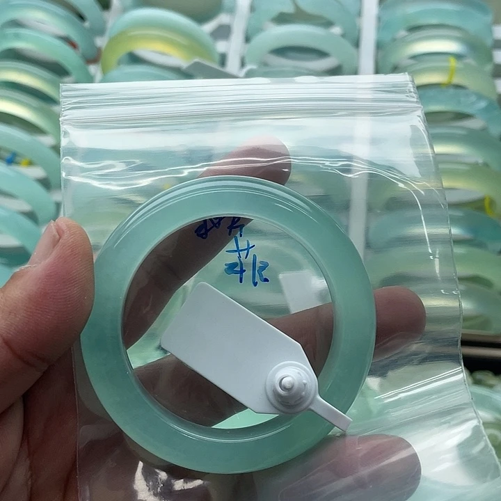 菲***蛇纹石玉未镶嵌手镯