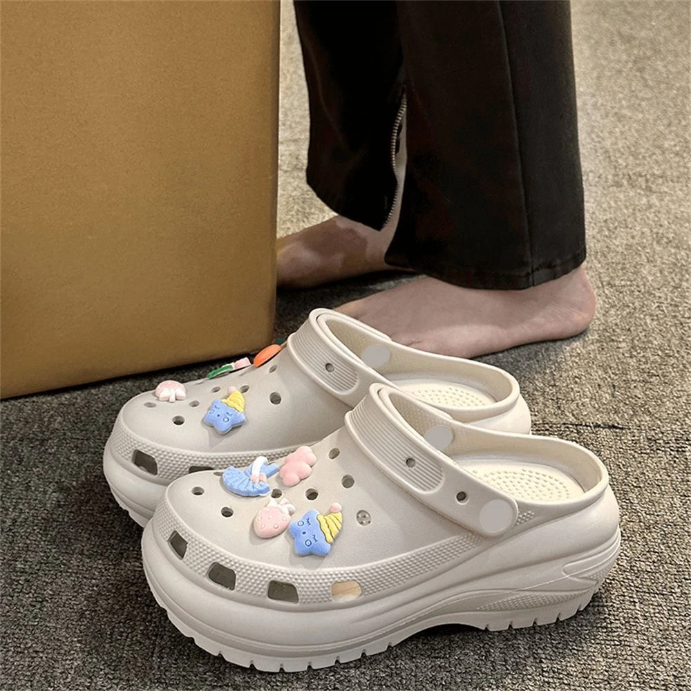 光轮洞洞鞋泡芙小鲸鱼夏季厚底外穿松糕底情侣沙滩男踩屎感凉拖鞋