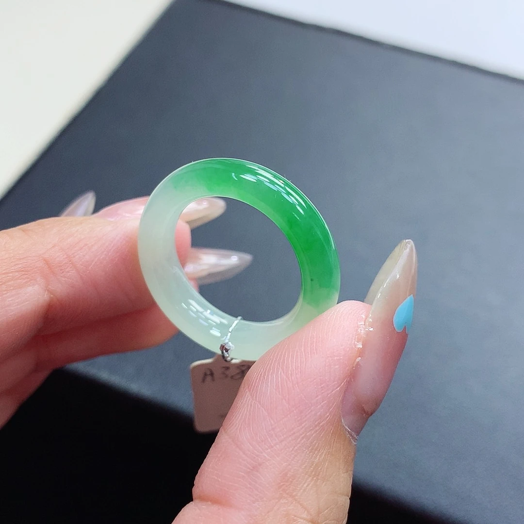 翡翠戒指未镶嵌17-18号