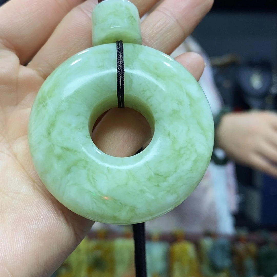 未镶嵌岫玉挂件吊坠