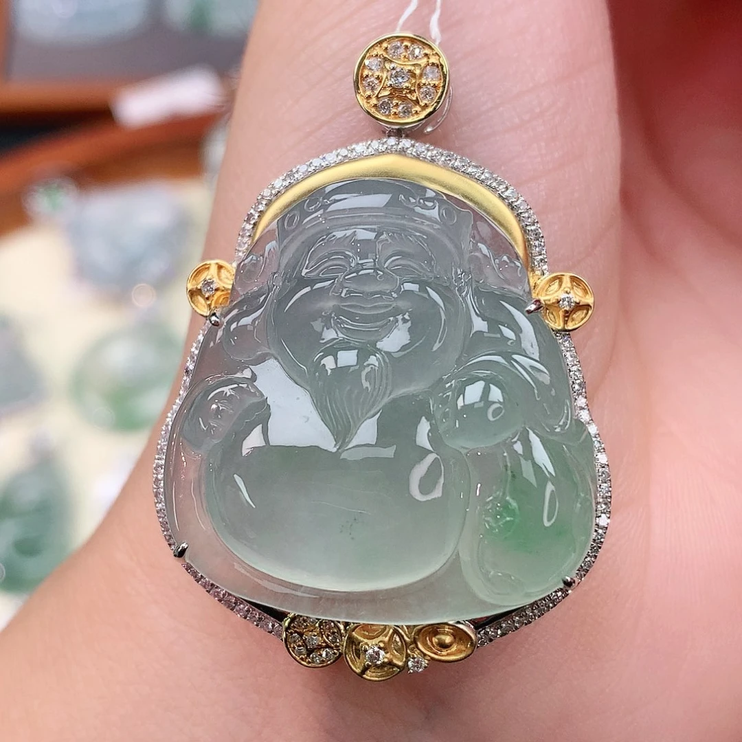 颈饰18K金镶嵌翡翠财神爷