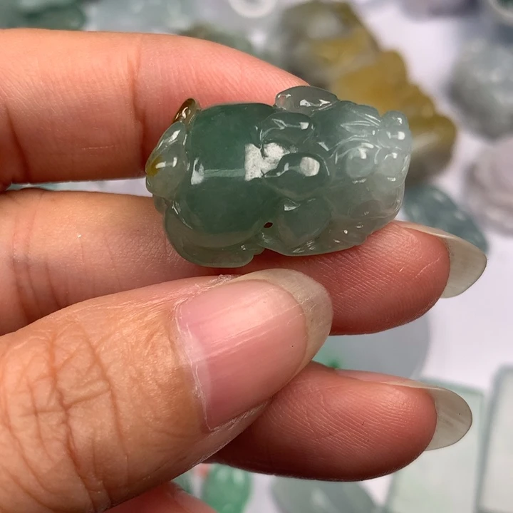 z***包翡翠未镶嵌颈饰翡翠