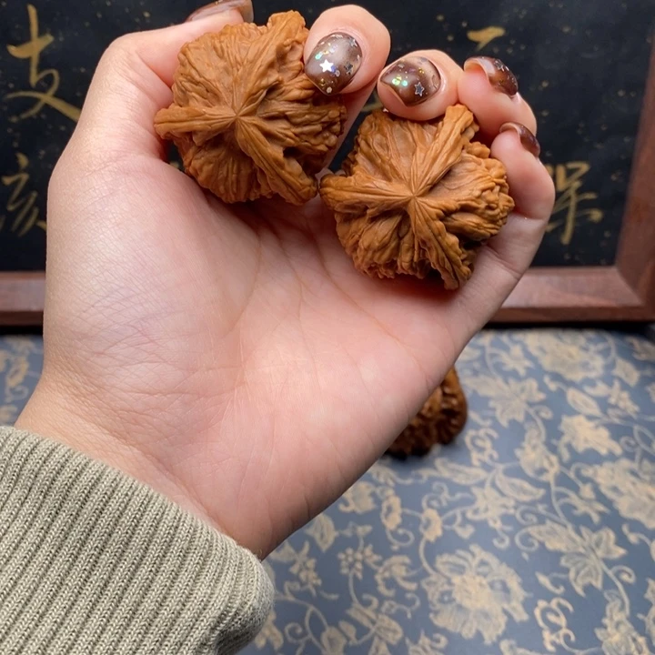 用***5文玩核桃吊坠白狮