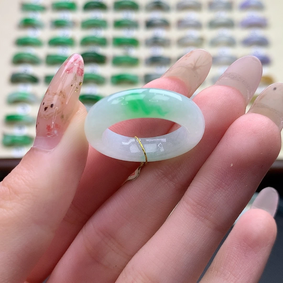 翡翠未镶嵌戒指港18