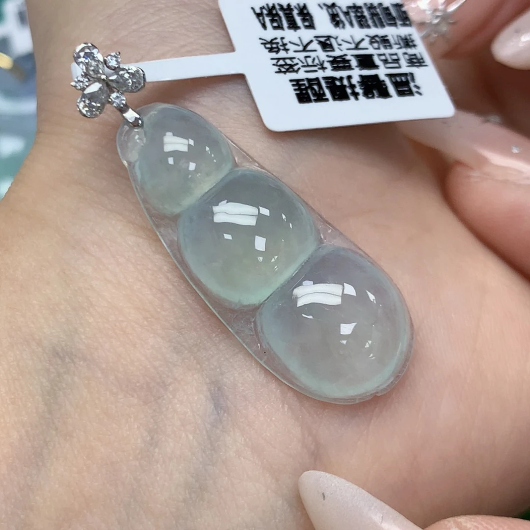 颈饰18K金镶嵌翡翠